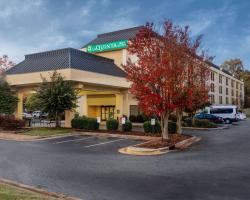 CLT Airport Inn & Suites
