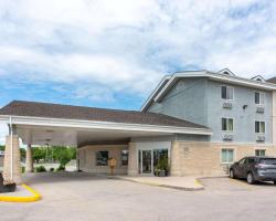 Super 8 by Wyndham Winnipeg West