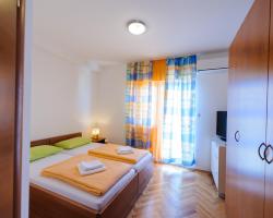 Apartment and Rooms Iva