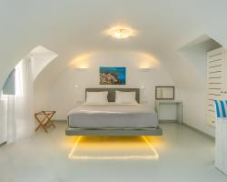 Central Fira Suites