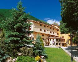 Leo Hotel