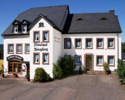 Gästehaus Weingut - Fröhliches Weinfass