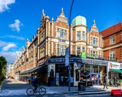 Holiday Inn Express London-Hammersmith, an IHG Hotel