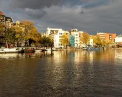 Rembrandt Square Boat