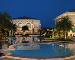 The Palms Town & Country Club - Resort