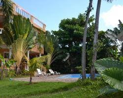 Villa with private pool, tropical garden, ocean view, secure residence