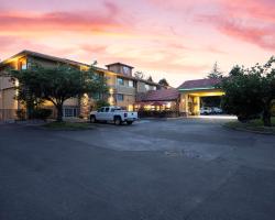 Best Western Plus Parkway Inn