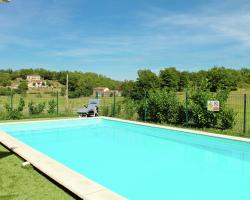 Picturesque Holiday Home In Les Junies with Swimming Pool