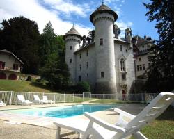 Cosy castle with pool