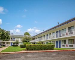 Motel 6-Conroe, TX