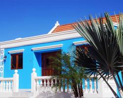 Blue Cunucu Villa With Pool