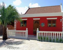 Red Cunucu Villa With Pool