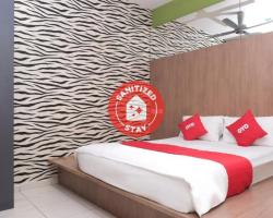 Super OYO 89930 Golden Guest House