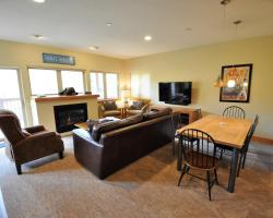 Beautiful East Vail 3 Bedroom Condo w/Hot Tub On shuttle Route.
