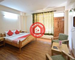 OYO 11552 Hotel Rising Star