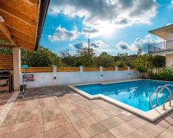 Central Dalmatian Pool&Grill House
