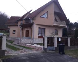 Marika Apartmanház