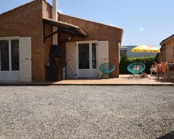 Gite on a quiet property, through a wine garden surrounding