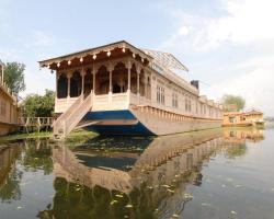 Khilona luxury Heritage Houseboats