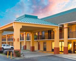 Super 8 by Wyndham Orangeburg Near I-26