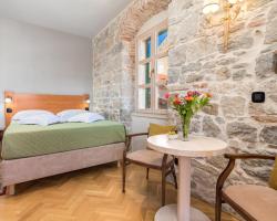 Captain's Guest House