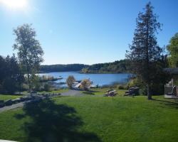 Mowat Landing Cottages