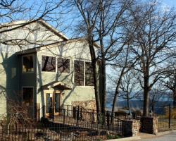 Whitney Mountain Lodge