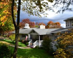 Anchor Inn on the Lake Bed and Breakfast