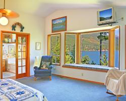 Quiet Cove Lake House