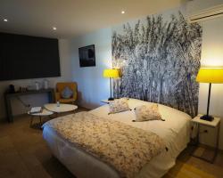 Mas Lou Caloun - Chambre d'Hôte face à la piscine en Camargue - Les Saintes Maries de la Mer