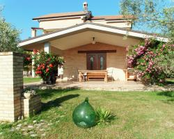 Villa Naira B&b