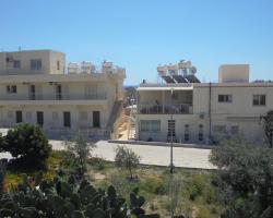 Niki Court Holiday Apartments