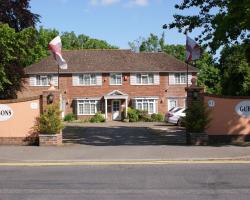 All Seasons Gatwick Guest House & Parking