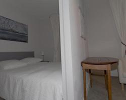 One Bedroom Apartment - rue des Martyrs - 314