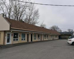 Auberge Du Lac Beauchamp