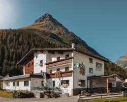 Hotel Alpina