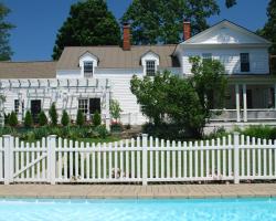 Applewood Manor Bed & Breakfast