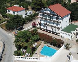 Apartments and Rooms Bozena