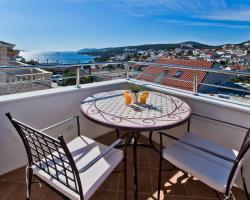 Apartments and Rooms Marija