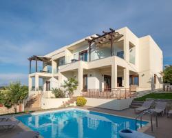 Family Villa Rousa in Rethymno with Pool, BBQ and Kids Area
