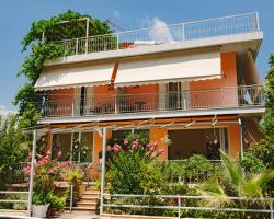 Hotel Loula Rooms and Apartments