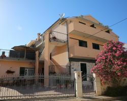 Guest House Lorenta near the beach