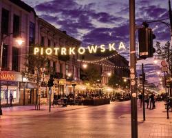 Apartament I LOVE PIOTRKOWSKA z wielkim lustrem, balkonem i klimatyzacją