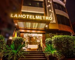 La Hotel Metro near BKC