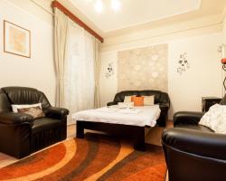 Lovely Green Apartment