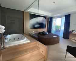 Card International Hotel