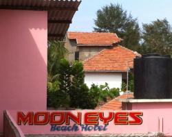 Moon Eyes Beach Hotel