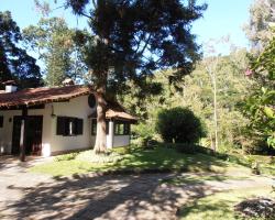 Chalés em Araras com cozinha compacta