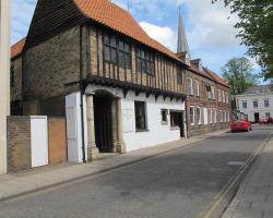 Tudor Rose Hotel