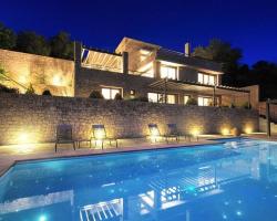 Elafivolia Arachova Suites